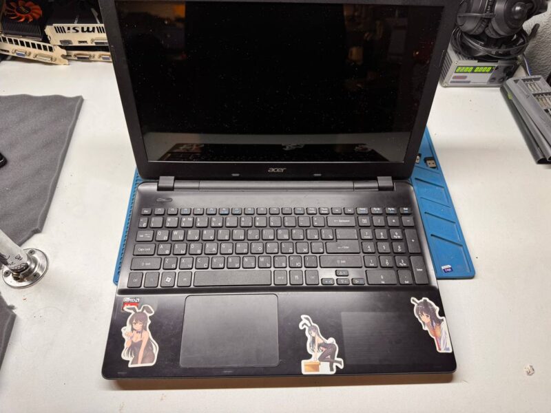 Ноутбук Acer E5-521G-69X9